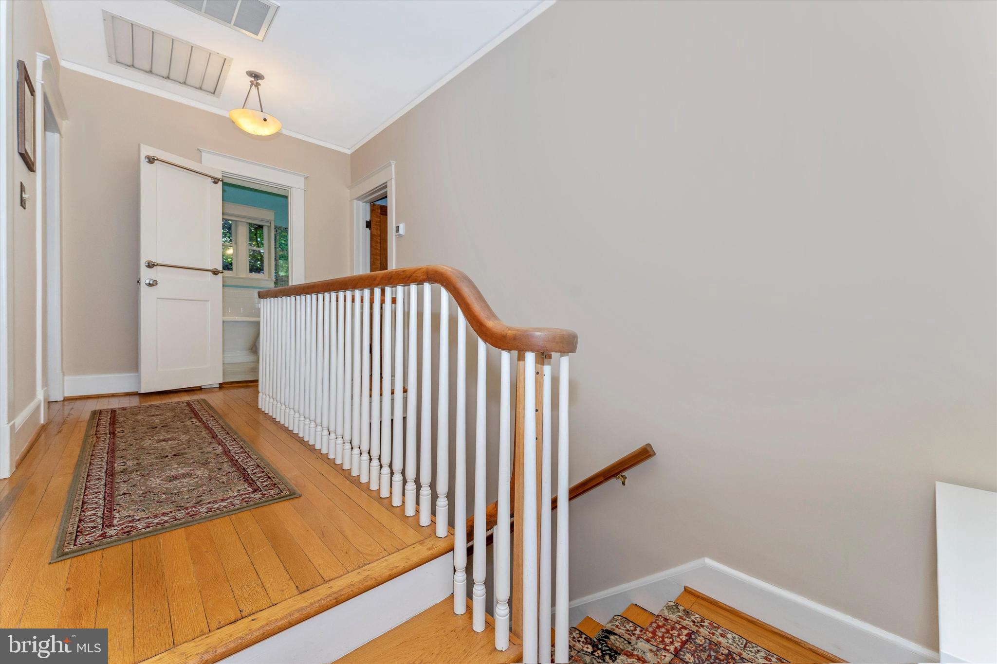 521 Overdale Road Baltimore, MD 21229 - Photo 21 of 52 Top level landing