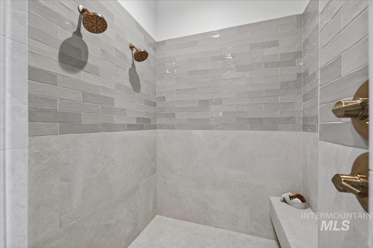 24853 Haflinger Way Middleton, ID 83644 - Photo 28 of 49 Full bathroom with tiled shower