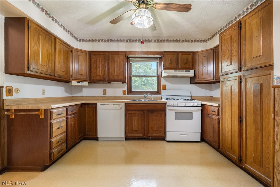 4249 Tapper Road Norton, OH 44203 - Photo 10 of 32 Gallery Image 10