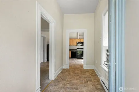 $459,999 | 140 South Cambrian Avenue, Bremerton, WA 98312