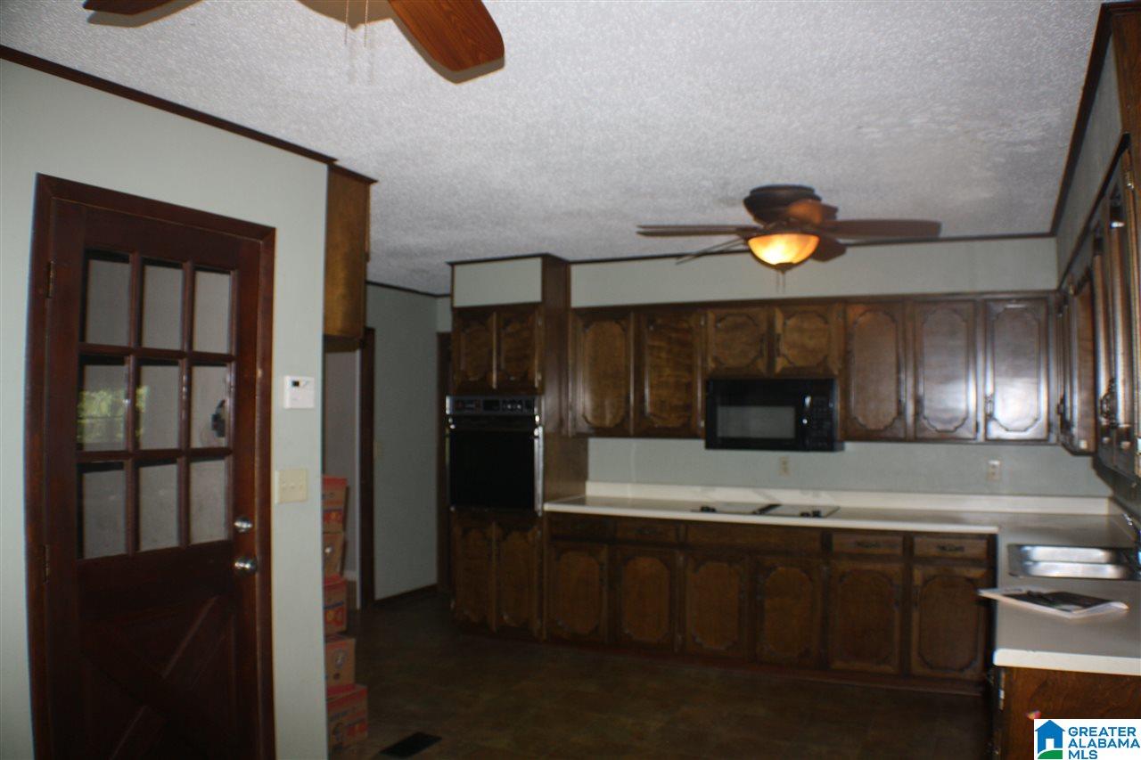 423 Cherokee Trail Anniston, AL 36206 - Photo 2 of 38
