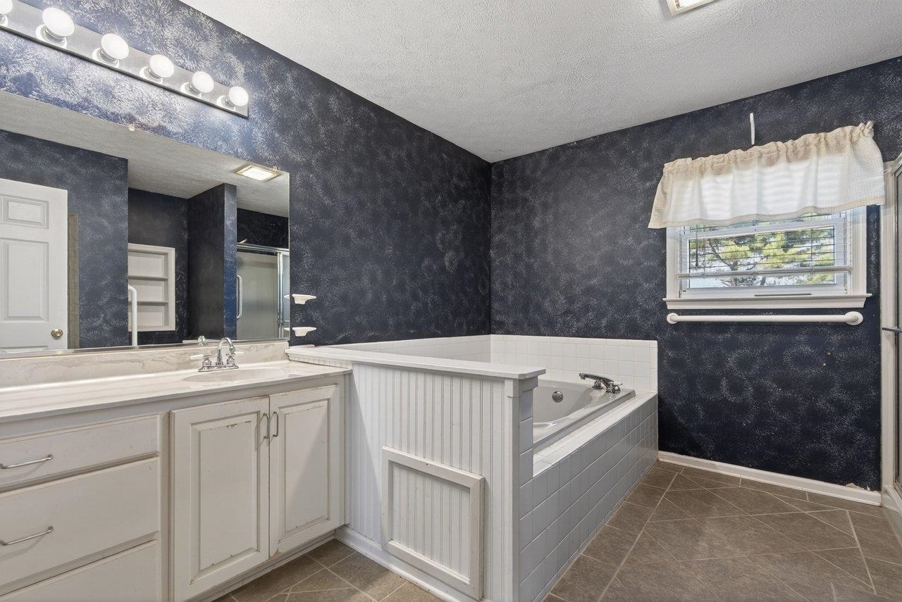 1928 Bethel Church Road Elkton, VA 22827 - Photo 35 of 60 Master Bathroom