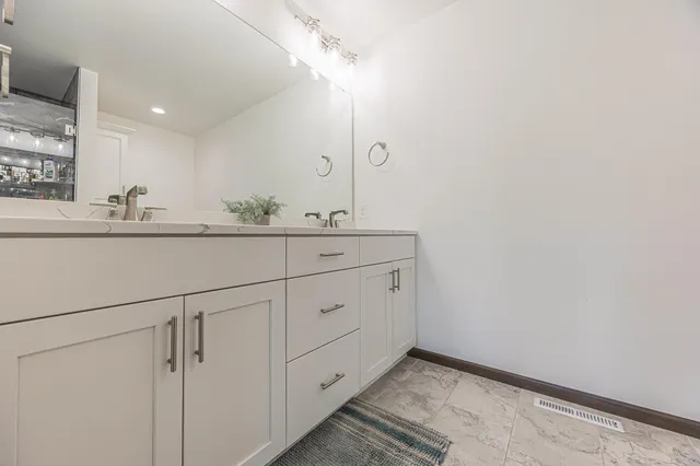 $899,900 | 2432 McLeod Drive East, West Fargo, ND 58078