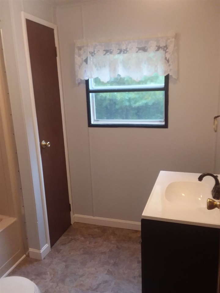 4 Matthew Road Hooksett, NH 03106 - Photo 14 of 21