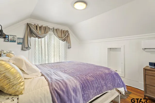 $355,000 | 217 South Vine Avenue, Tyler, TX 75702