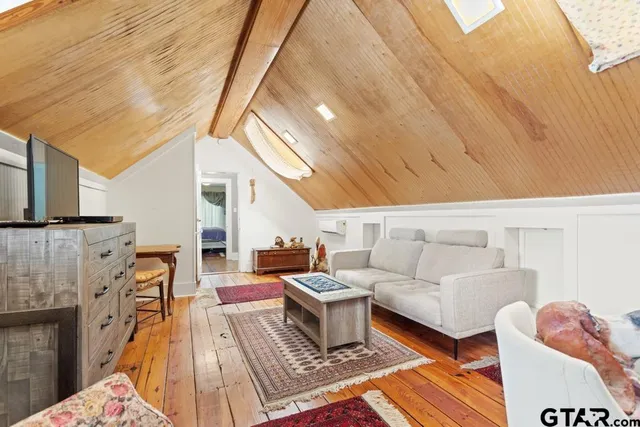 $355,000 | 217 South Vine Avenue, Tyler, TX 75702