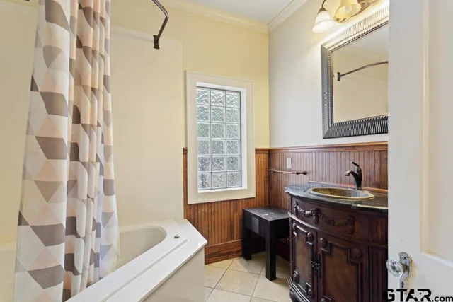 $355,000 | 217 South Vine Avenue, Tyler, TX 75702