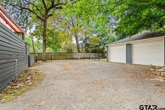 $355,000 | 217 South Vine Avenue, Tyler, TX 75702