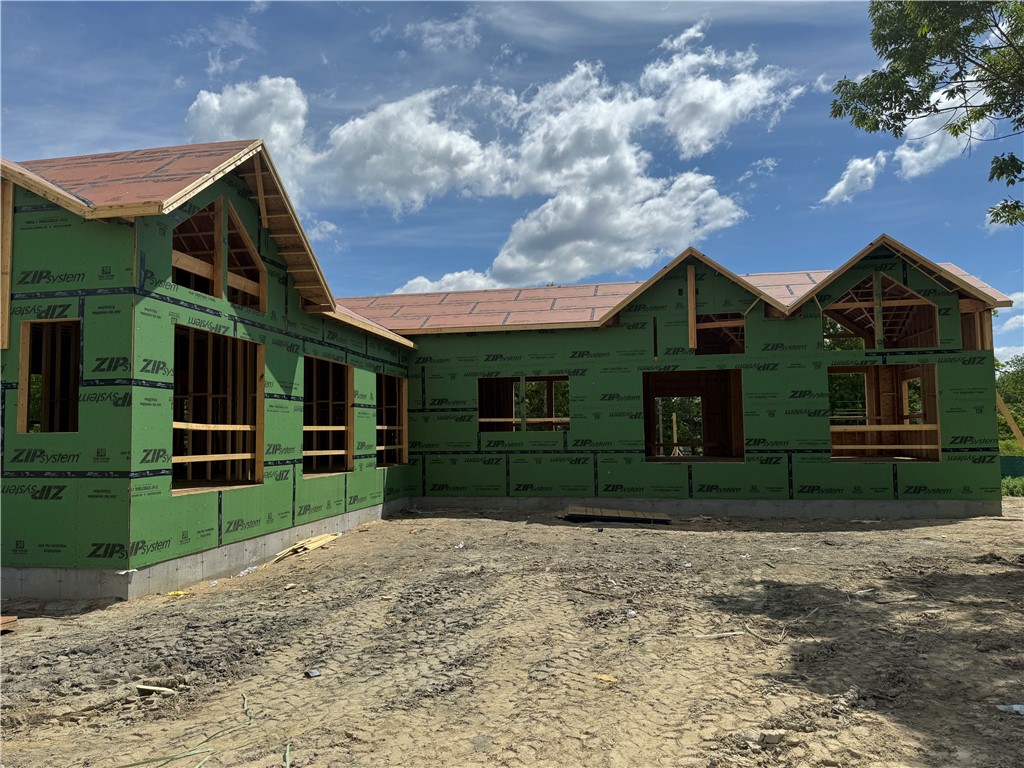 1493 Pippin Orchard Road Cranston, RI 02921 - Photo 2 of 8 photos of neighbor ranch under construction