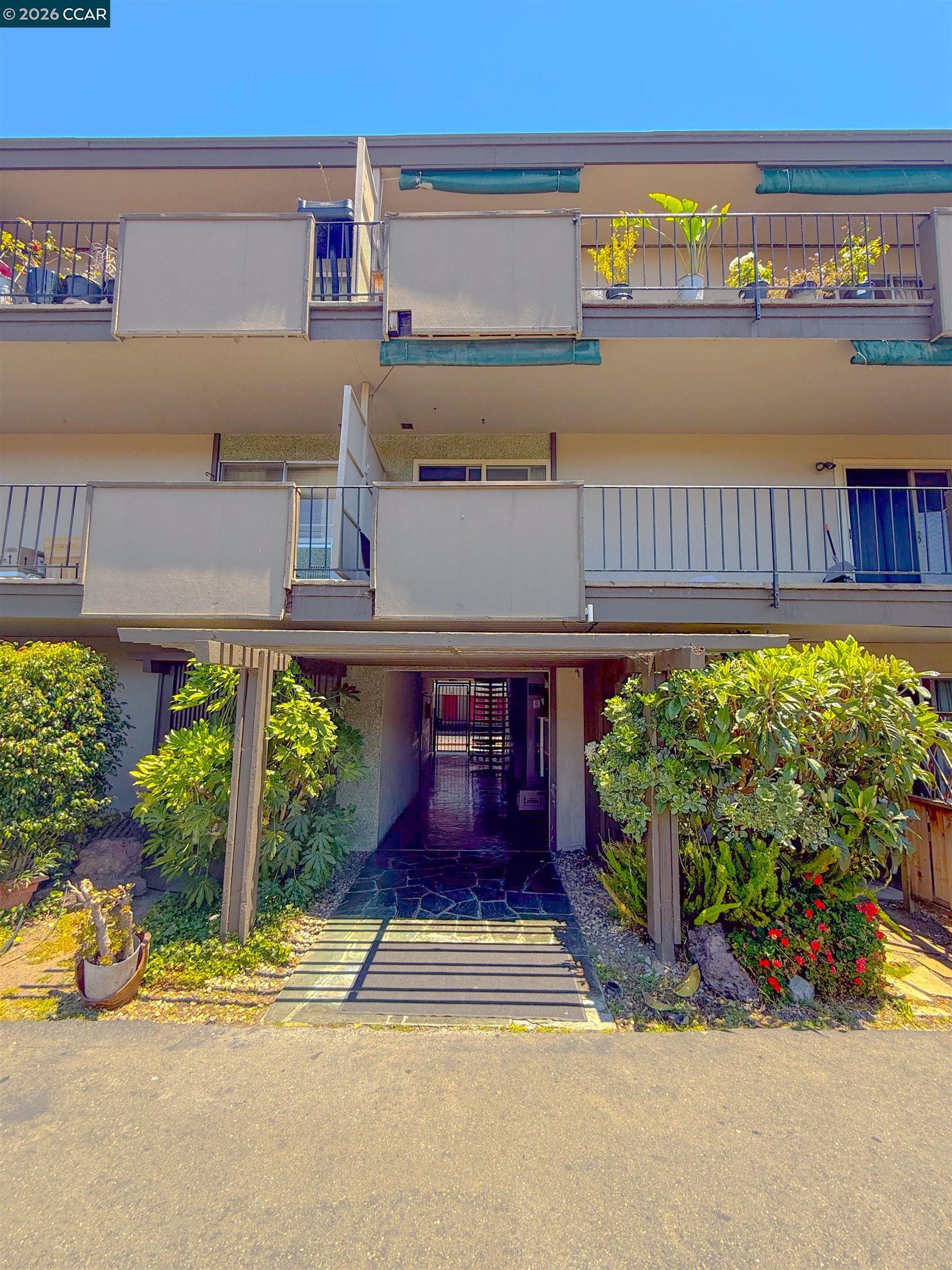 155 Canal Street, Unit 12 San Rafael, CA 94901 - Photo 1 of 17
