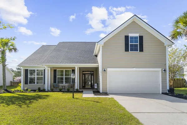 $388,000 | 1011 Bridlewood Farms Parkway, Ridgeville, SC 29472