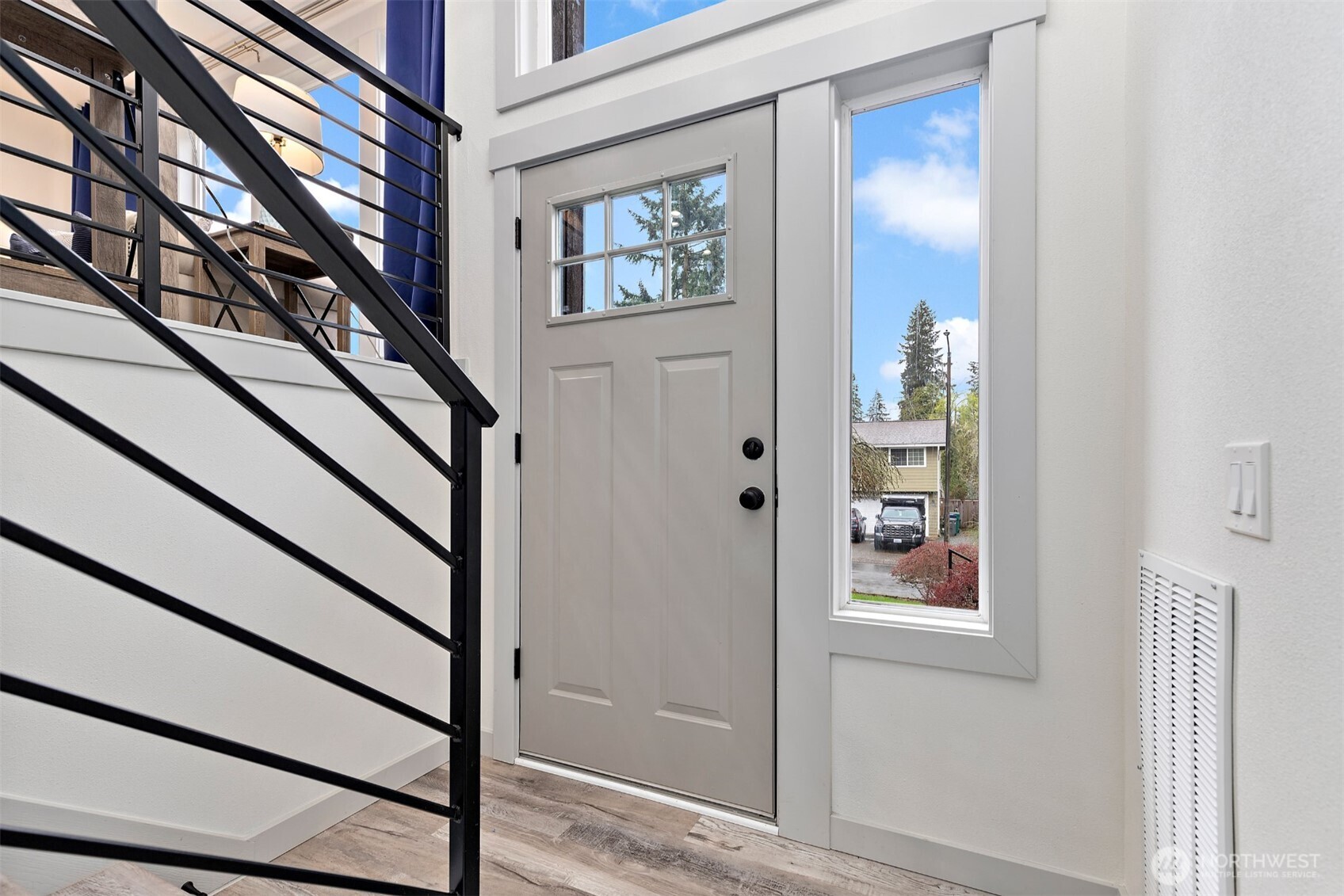 2517 Valley Cir Drive Bothell, WA 98012 - Photo 4 of 40 Gallery Image 4