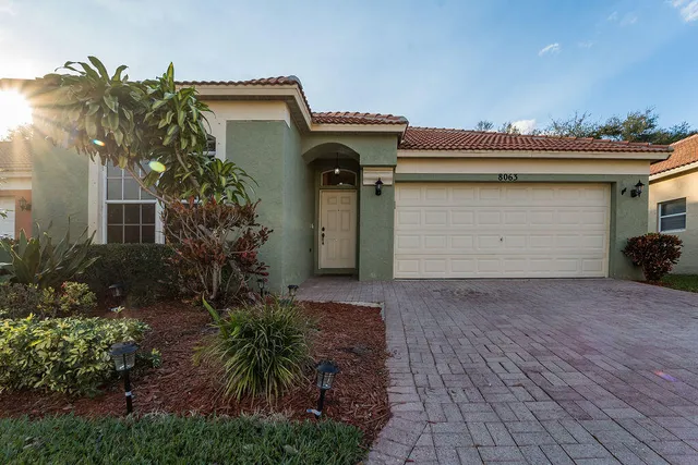 $528,000 | 8063 Via Hacienda, Palm Beach Gardens, FL 33418