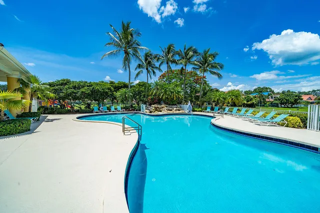 $528,000 | 8063 Via Hacienda, Palm Beach Gardens, FL 33418