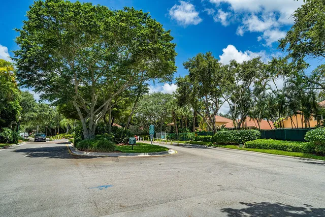 $528,000 | 8063 Via Hacienda, Palm Beach Gardens, FL 33418