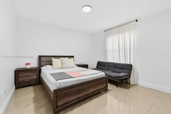 $2,650 | 1750 West 46th Street, Unit 412, Hialeah, FL 33012