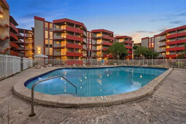 $2,650 | 1750 West 46th Street, Unit 412, Hialeah, FL 33012