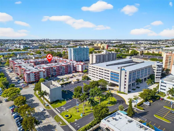 $2,650 | 1750 West 46th Street, Unit 412, Hialeah, FL 33012
