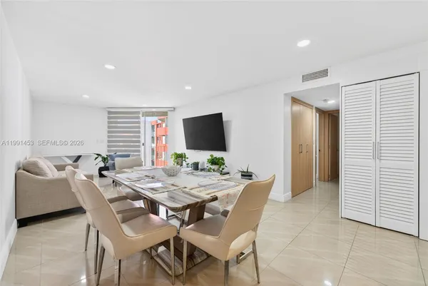 $2,650 | 1750 West 46th Street, Unit 412, Hialeah, FL 33012