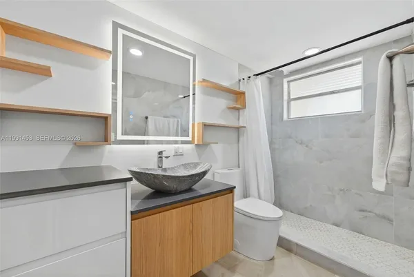$2,650 | 1750 West 46th Street, Unit 412, Hialeah, FL 33012