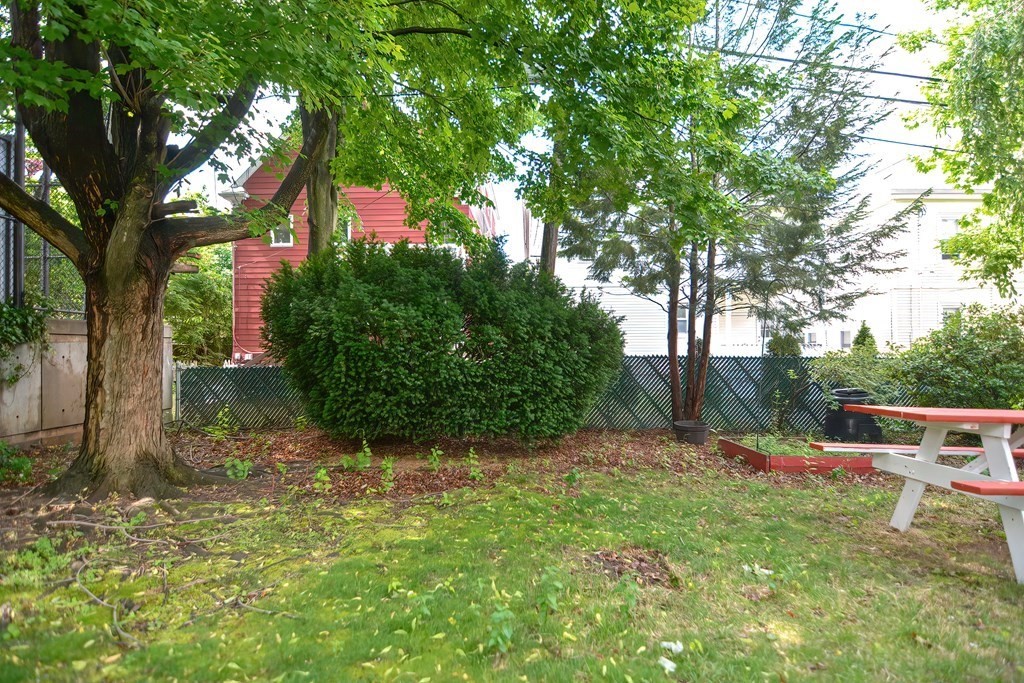 40 Raymond Avenue, Unit C Somerville, MA 02144 - Photo 31 of 33