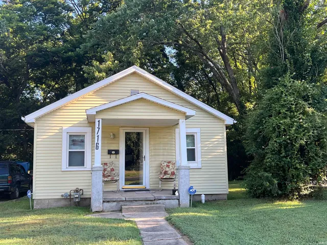 $74,999 | 1716 East Riverside Drive, Evansville, IN 47714