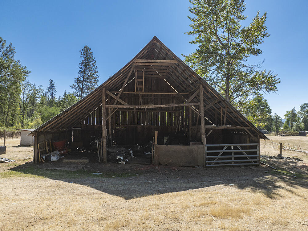 6446 Holland Loop Road Cave Junction, OR 97523 - Photo 26 of 55 25