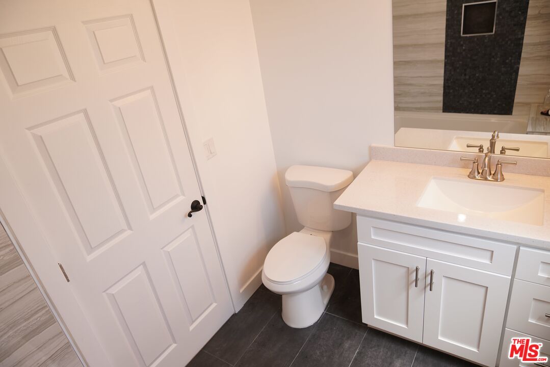 10434 Whitegate Avenue Sunland, CA 91040 - Photo 17 of 34