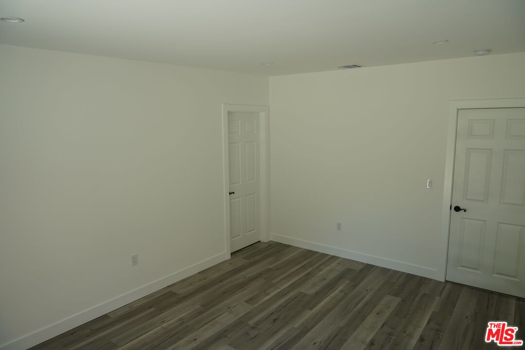 10434 Whitegate Avenue Sunland, CA 91040 - Photo 27 of 34