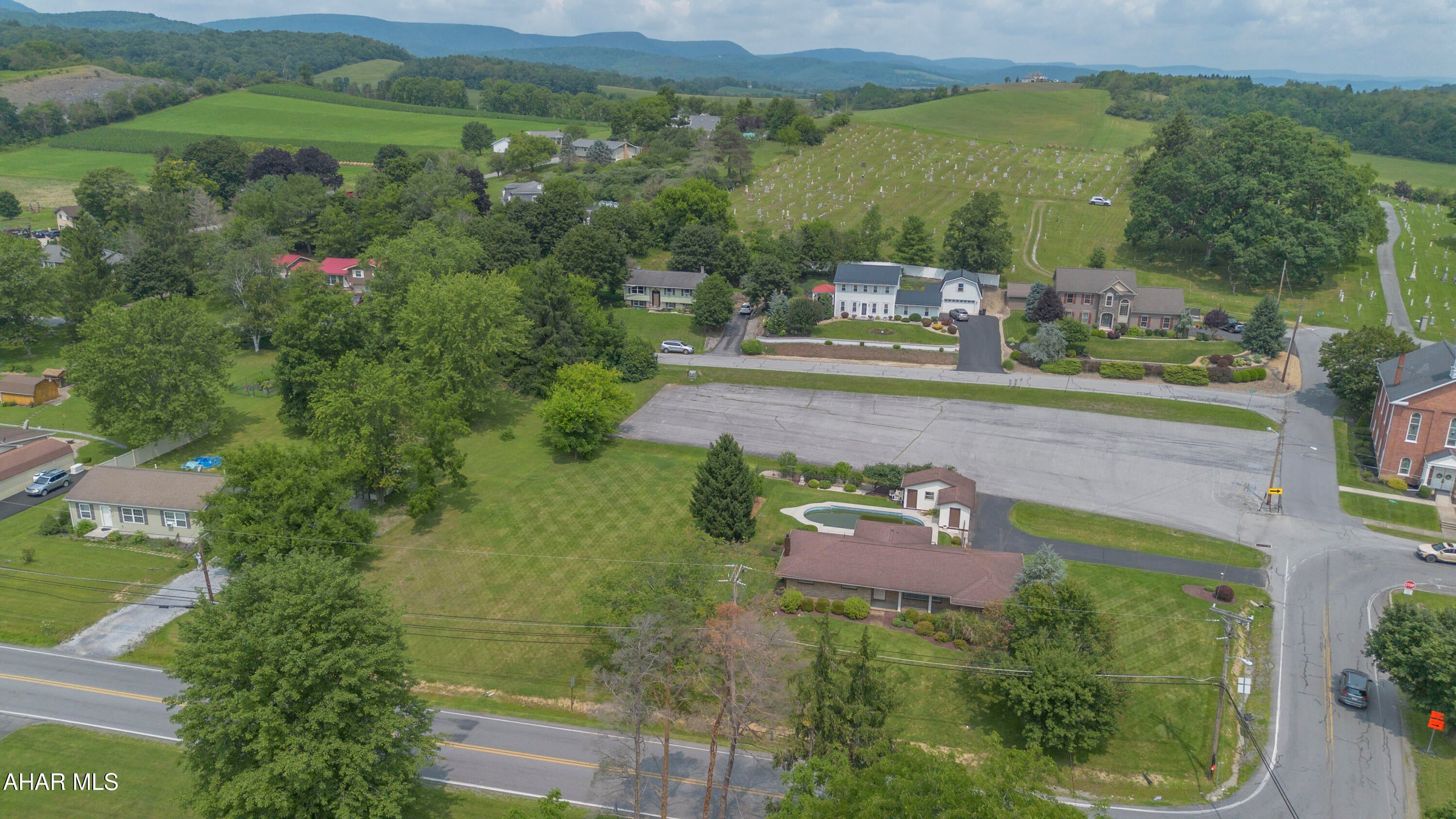100 Puzzletown Road Duncansville, PA 16635 - Photo 7 of 33 Gallery Image 7