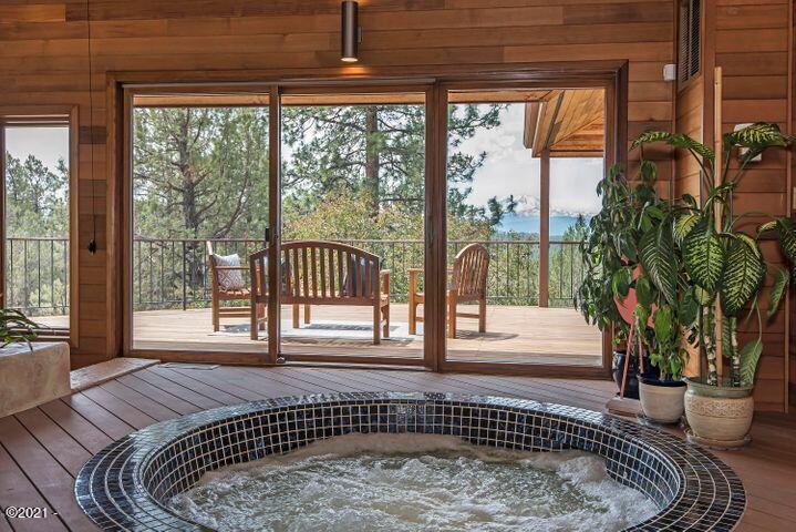 17900 Mountain View Road Sisters, OR 97759 - Photo 4 of 11 7