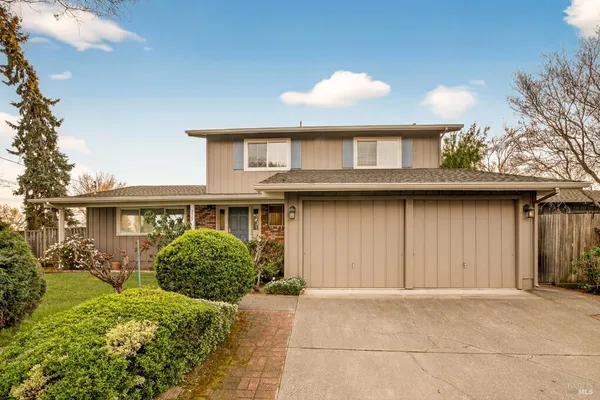 $925,000 | 3527 Jomar Drive, Napa, CA 94558