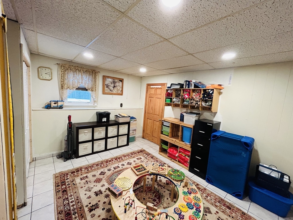 69 Seaver Road Weymouth, MA 02189 - Photo 18 of 34