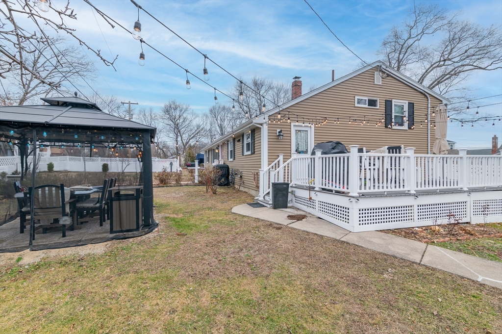 69 Seaver Road Weymouth, MA 02189 - Photo 21 of 34