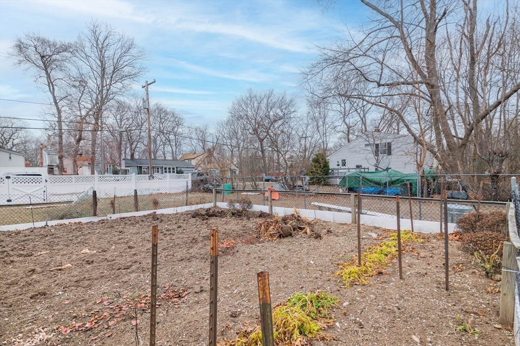 69 Seaver Road Weymouth, MA 02189 - Photo 28 of 34