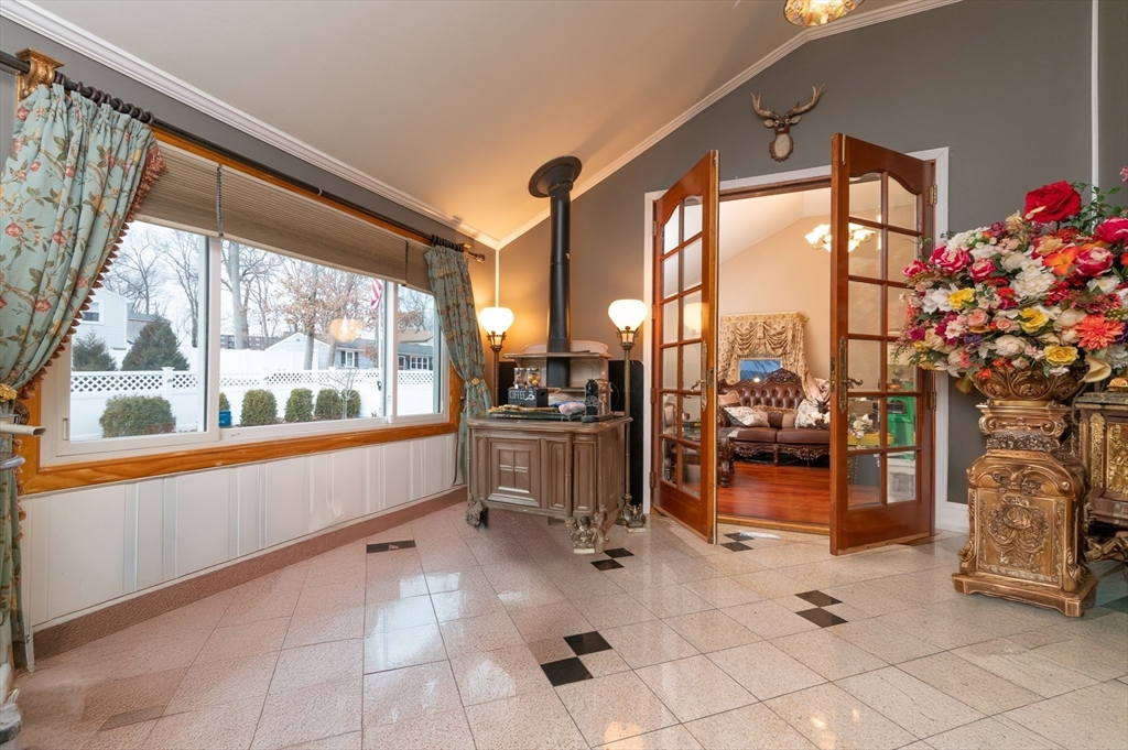 69 Seaver Road Weymouth, MA 02189 - Photo 5 of 34