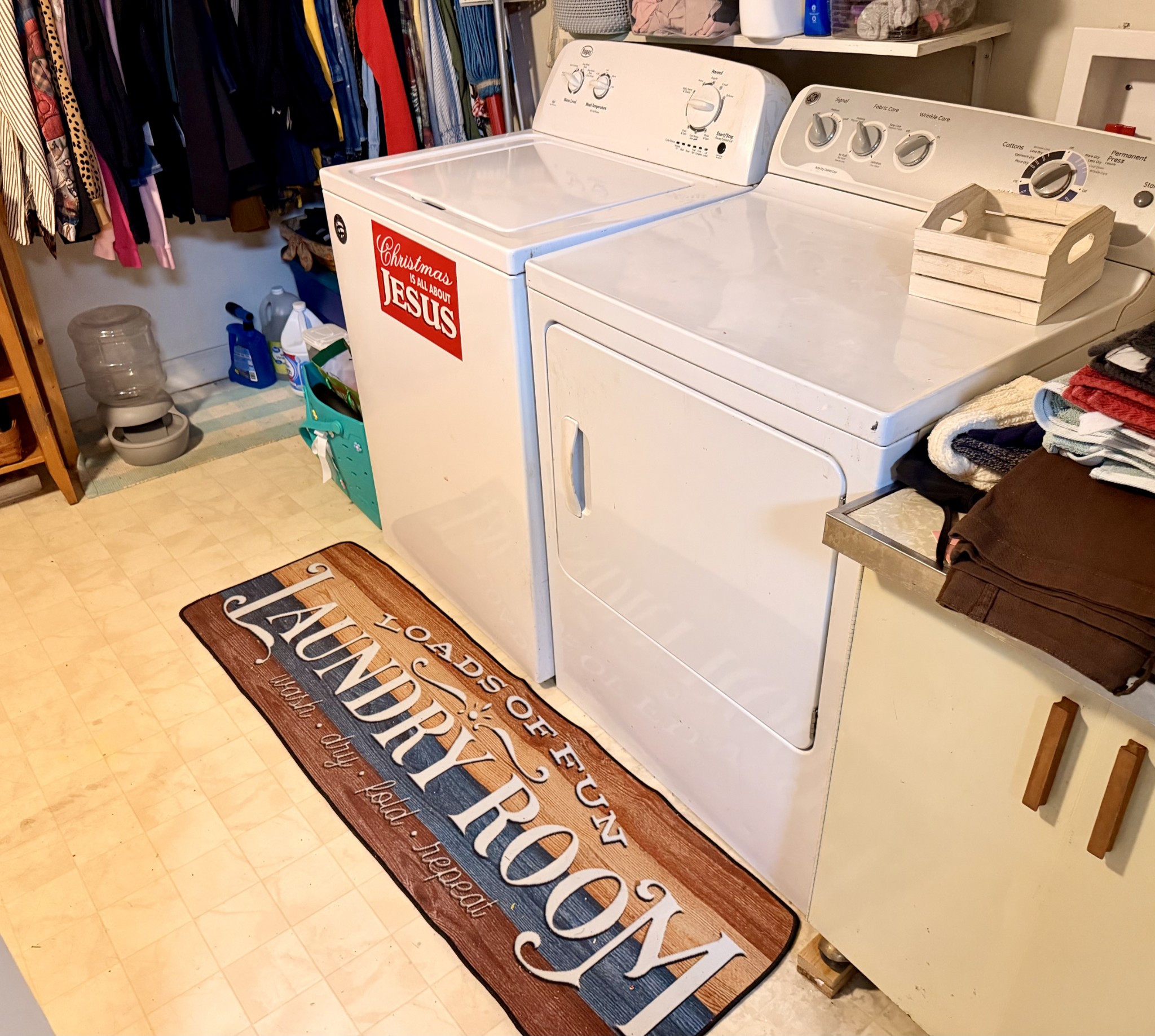 404 South Church Street Adams, TN 37010 - Photo 9 of 18 a utility room with dryer and washer