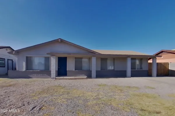 $1,899 | 7805 West Cora Lane, Phoenix, AZ 85033