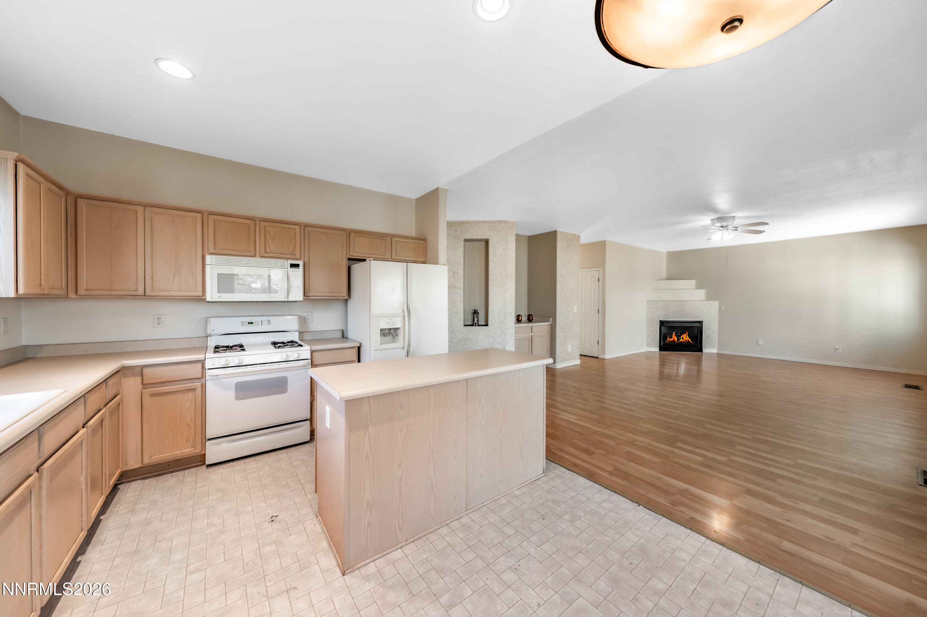 11705 Lone Desert Drive Reno, NV 89506 - Photo 12 of 36 L-1015