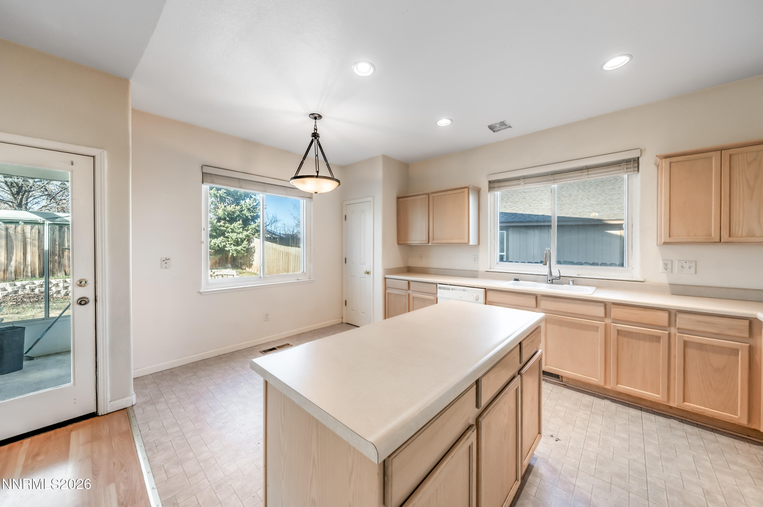 11705 Lone Desert Drive Reno, NV 89506 - Photo 9 of 36 L-1012