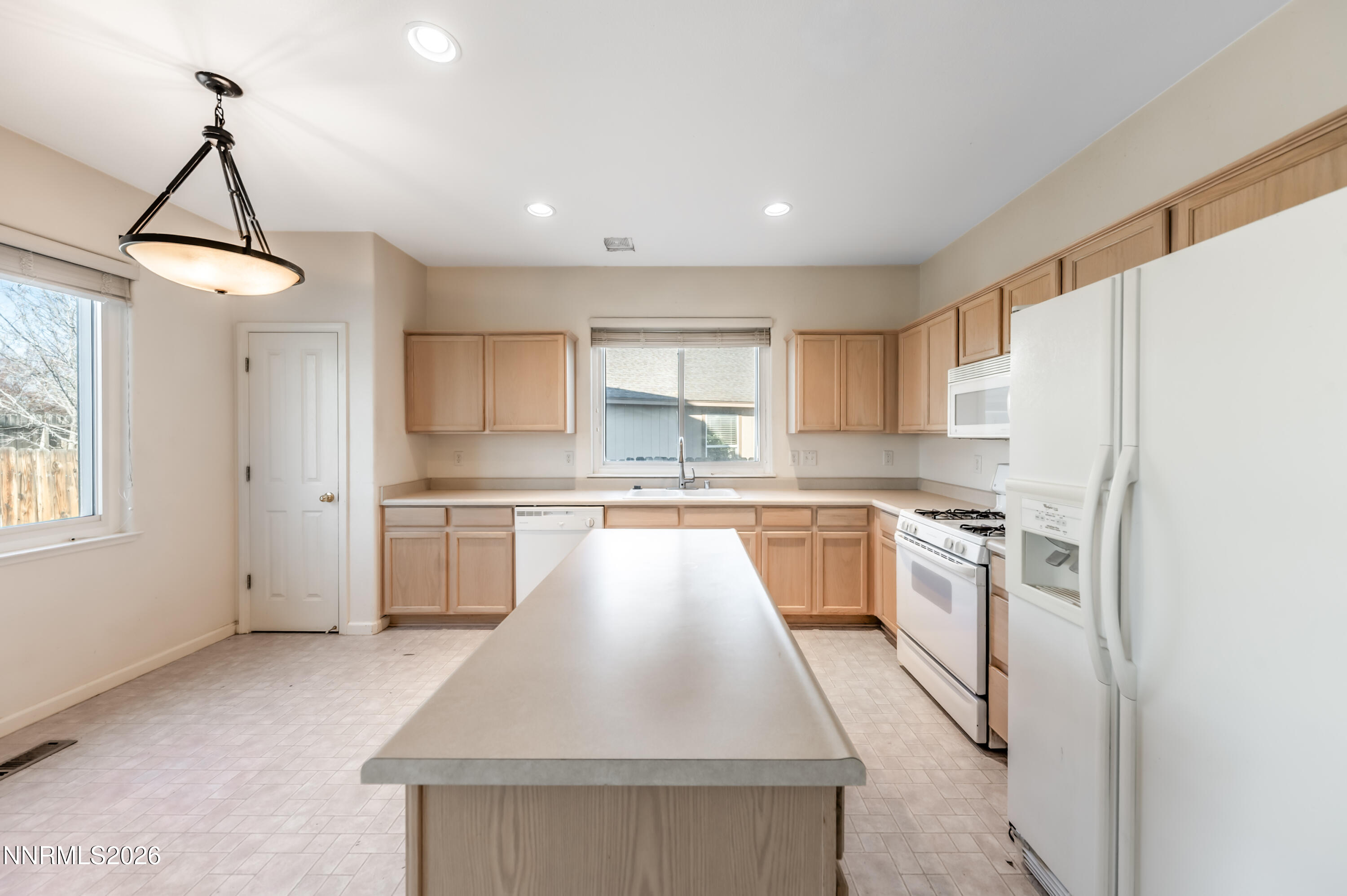 11705 Lone Desert Drive Reno, NV 89506 - Photo 10 of 36 L-1013
