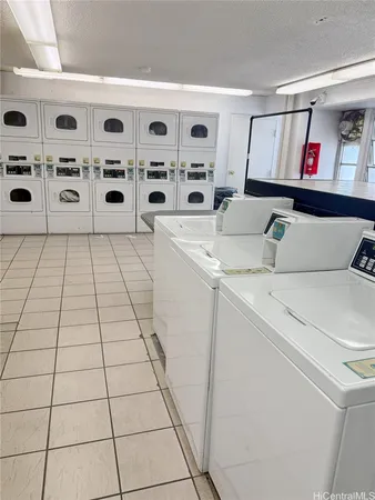 $1,600 | 2464 Prince Edward Street, Unit 607, Honolulu, HI 96815