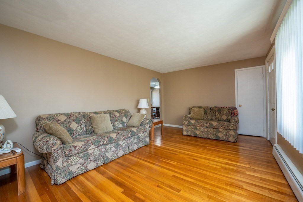 281 Hartwick Street Springfield, MA 01108 - Photo 8 of 29