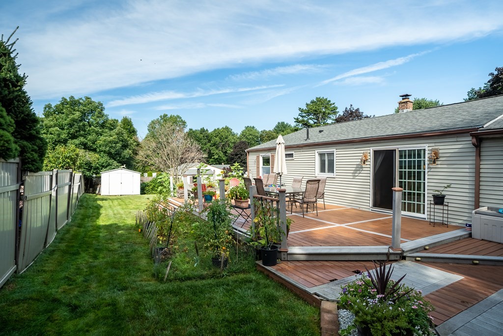 25 Butternut Circle Springfield, MA 01128 - Photo 8 of 38