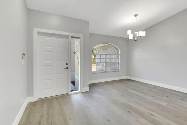 $3,750 | 915 Sunflower Avenue, Delray Beach, FL 33445