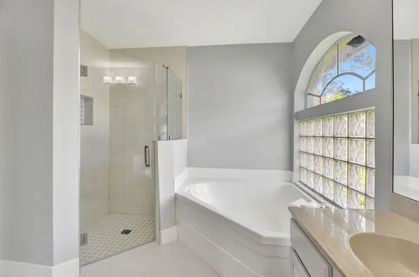 $3,750 | 915 Sunflower Avenue, Delray Beach, FL 33445