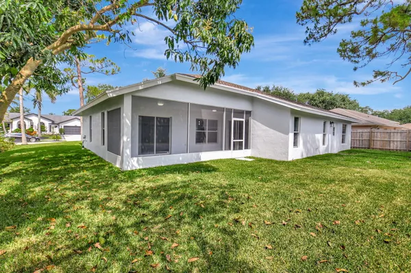 $3,750 | 915 Sunflower Avenue, Delray Beach, FL 33445