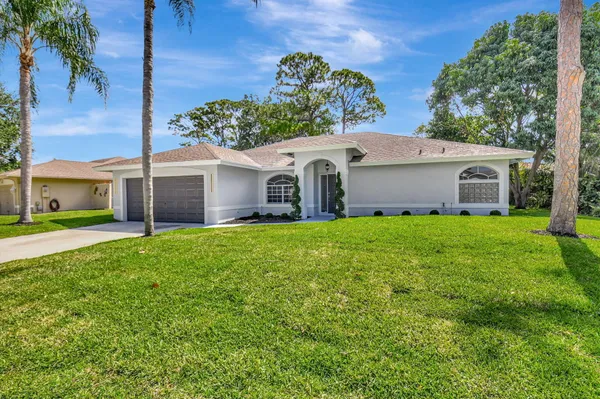 $3,750 | 915 Sunflower Avenue, Delray Beach, FL 33445