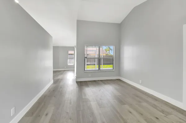 $3,750 | 915 Sunflower Avenue, Delray Beach, FL 33445