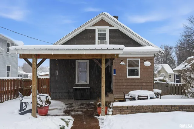 $185,000 | 415 23rd Avenue, Moline, IL 61265